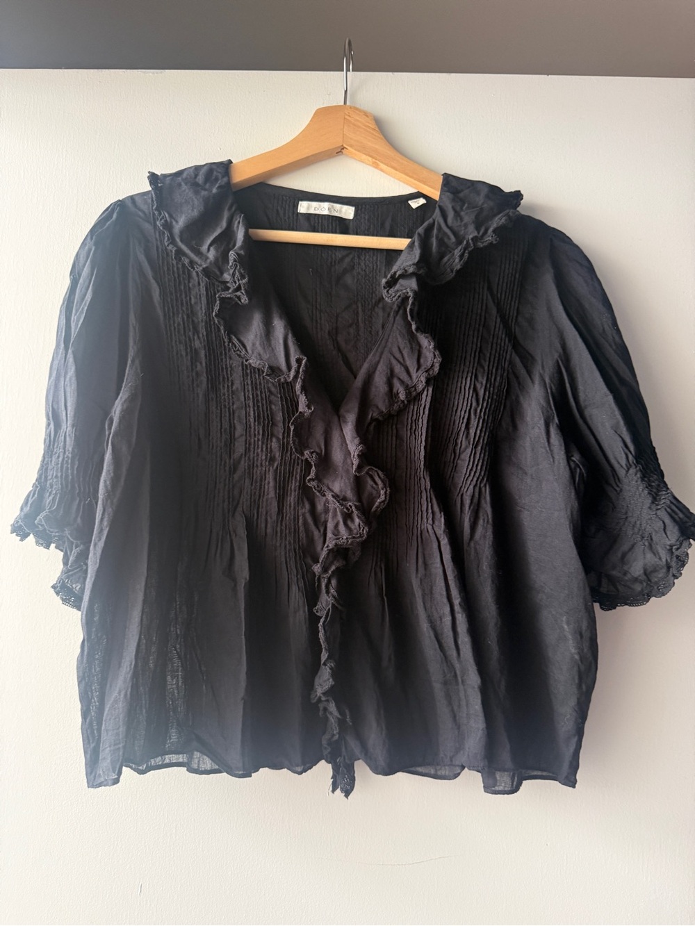 Doen Black Ruffle-Front Pintuck Blouse